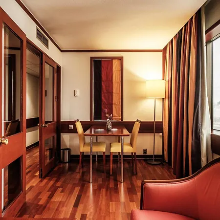 Lisbon-continental By Ihg Hotel 4*