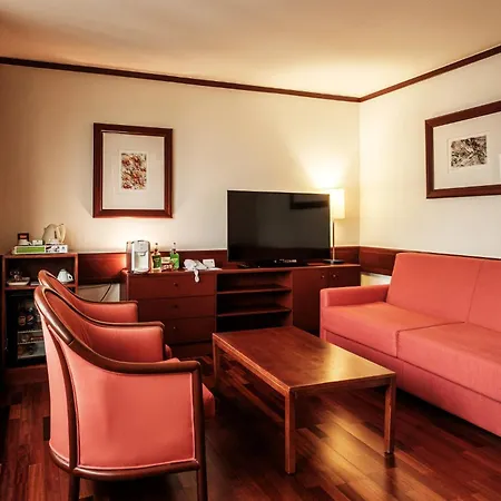 Lisbon-continental By Ihg 4* Лиссабон