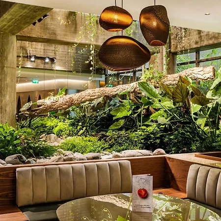 Lisbon-continental By Ihg Lizbona