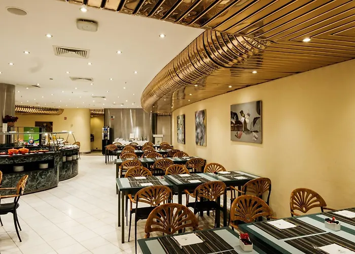 ホリデイ コンチネンタル ホテル 4*