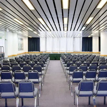 里斯本大陆假日酒店度假村 4* Lisboa