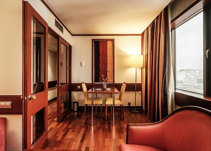 Lisbon-continental By Ihg Отель 4*